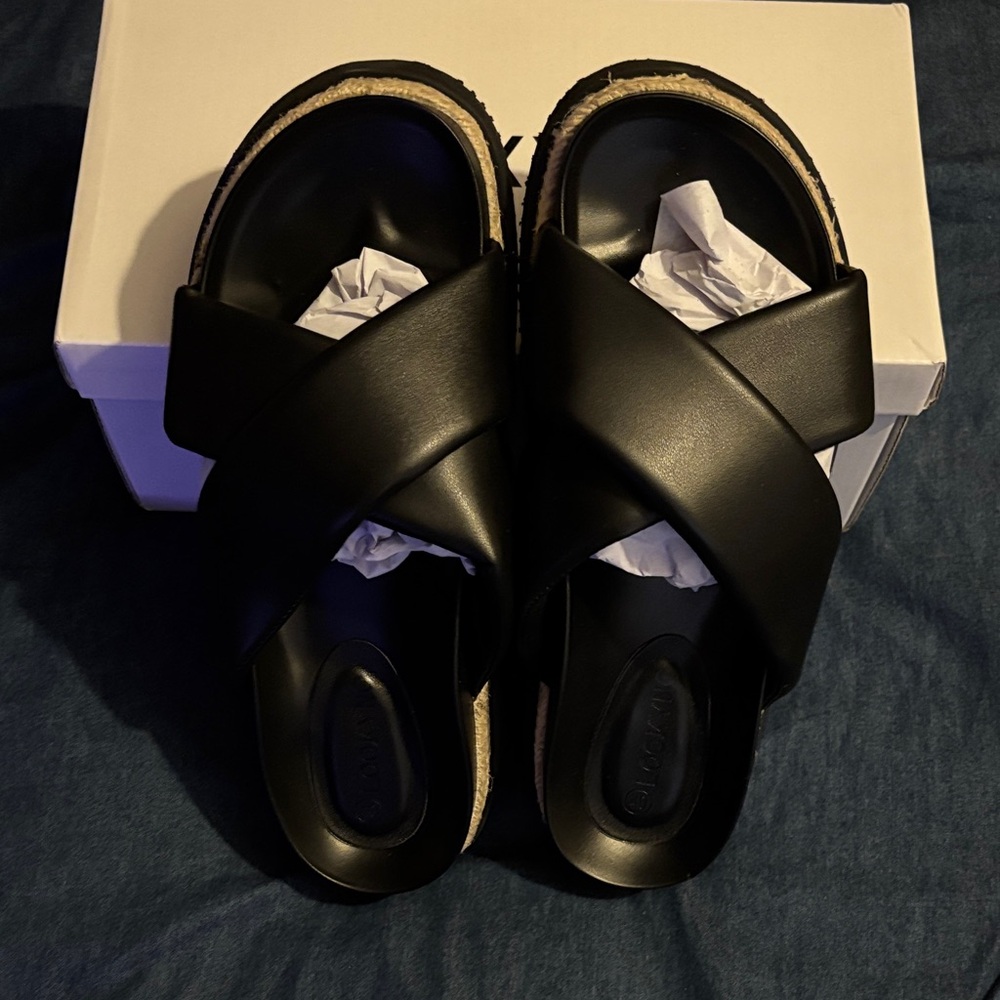 Women's Black Criss-Cross Slide-On Sandals Size 9